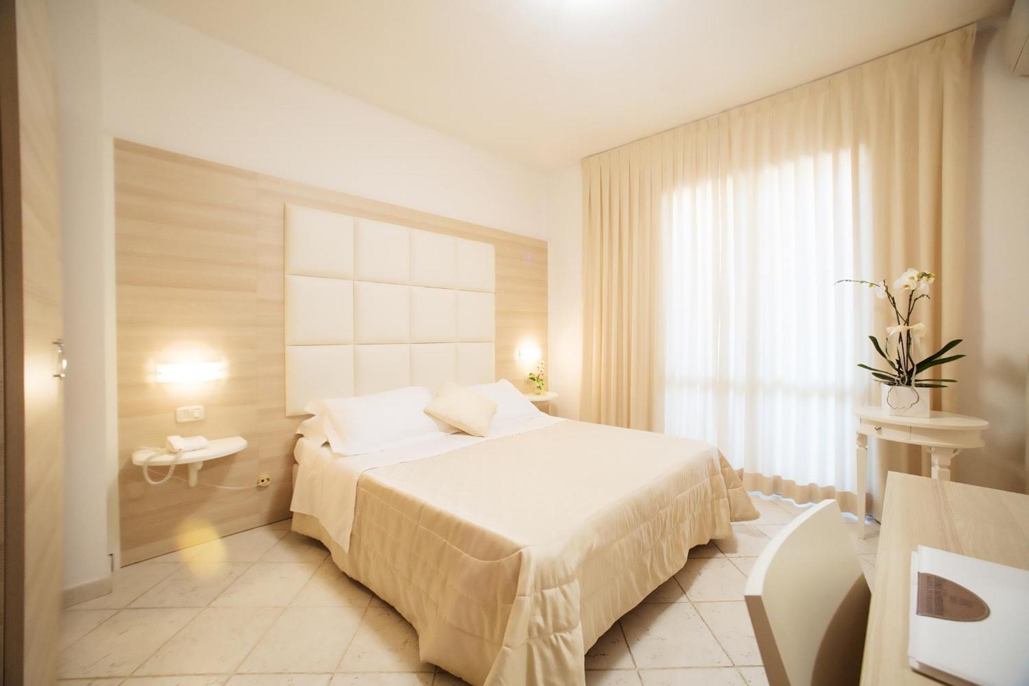 Hotel Rosmarina Marina di Grosseto Exterior foto